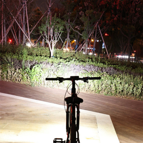 Lámpara para manillar de bicicleta – recargable y a prueba de agua 